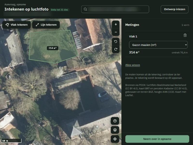 De luchtfoto meettool op een laptop: een gazon van 314 m² is ingetekend op de luchtfoto